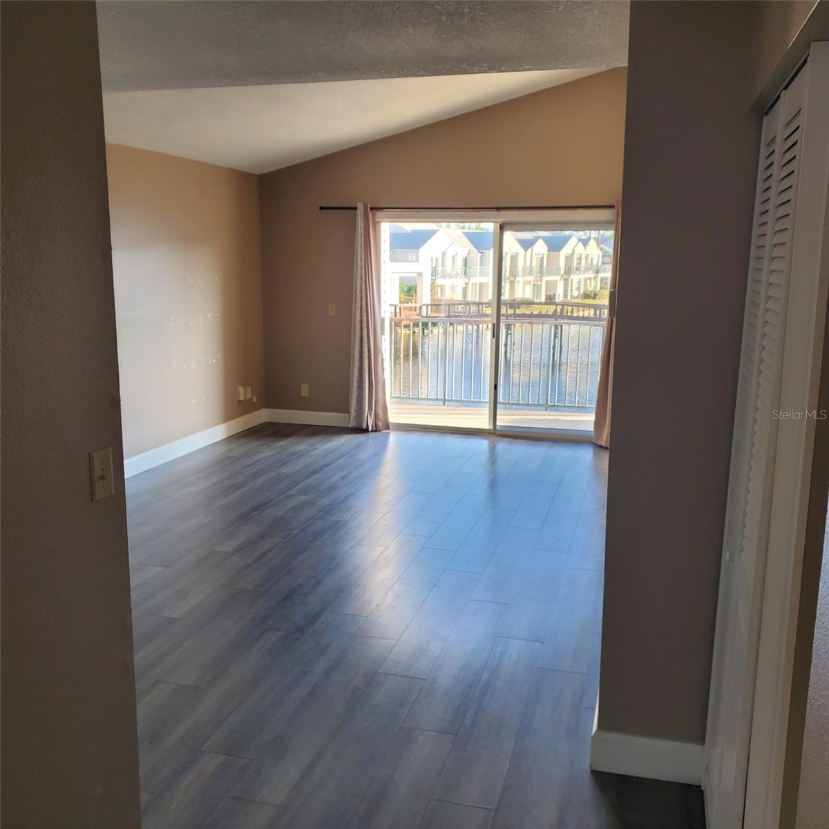 DOCKSIDE CONDO - Residential