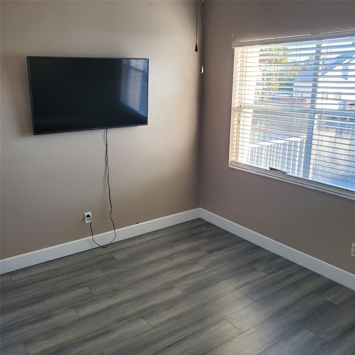 DOCKSIDE CONDO - Residential