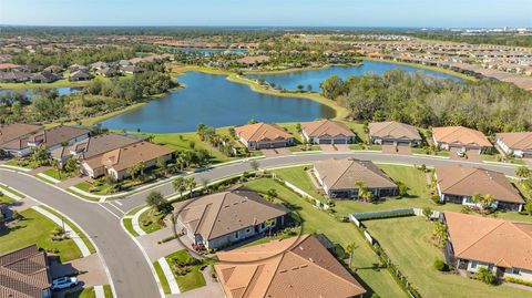 A home in PALMETTO