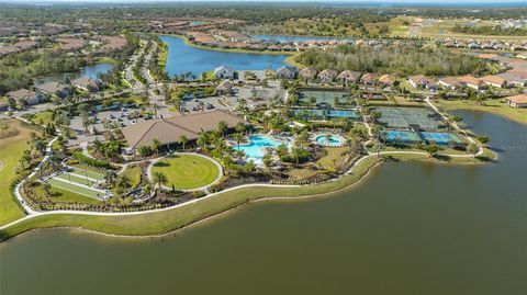 A home in PALMETTO