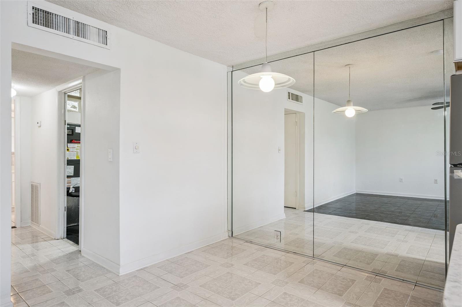 HAMPSHIRE HOUSE - Residential