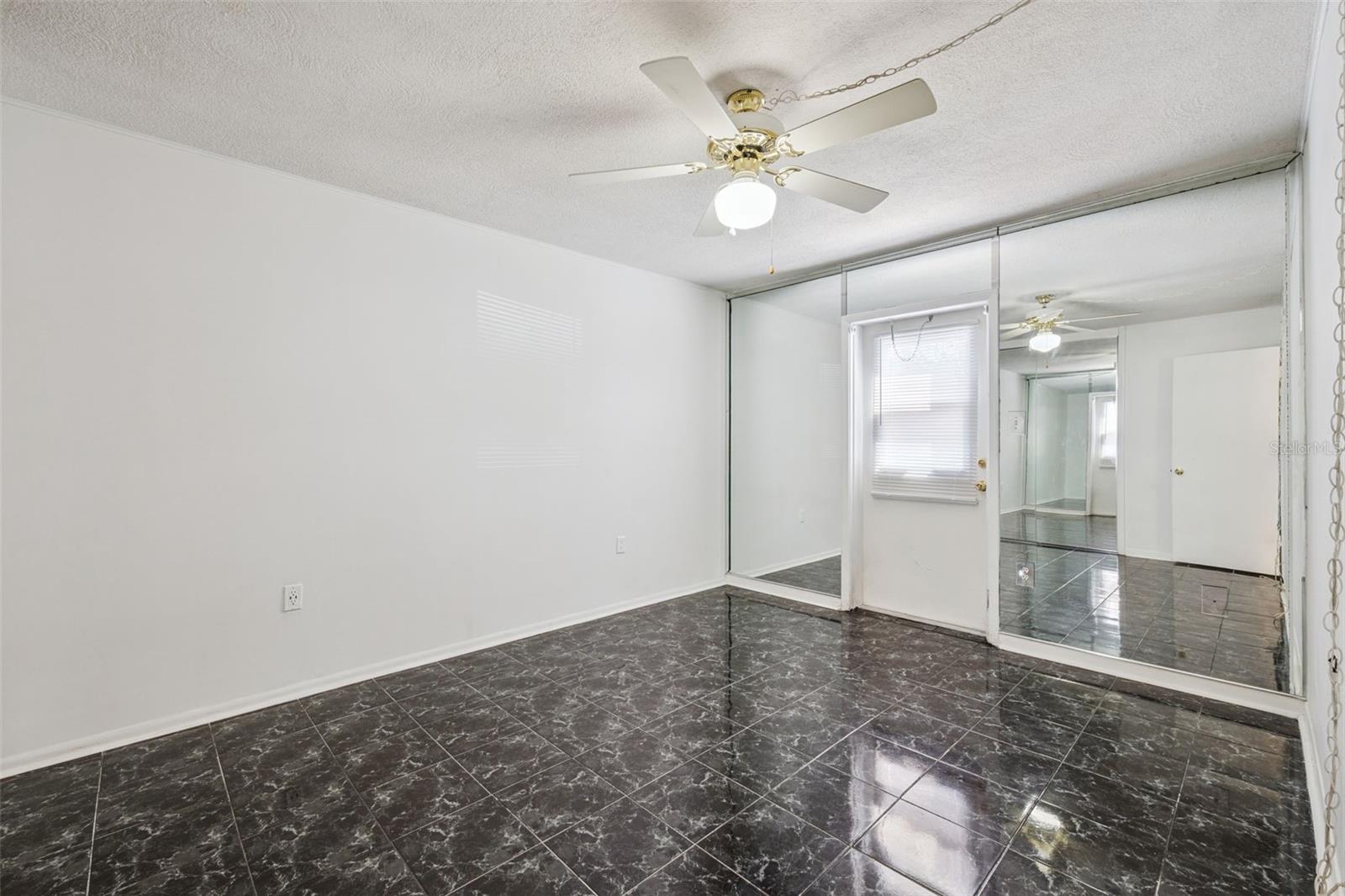 HAMPSHIRE HOUSE - Residential