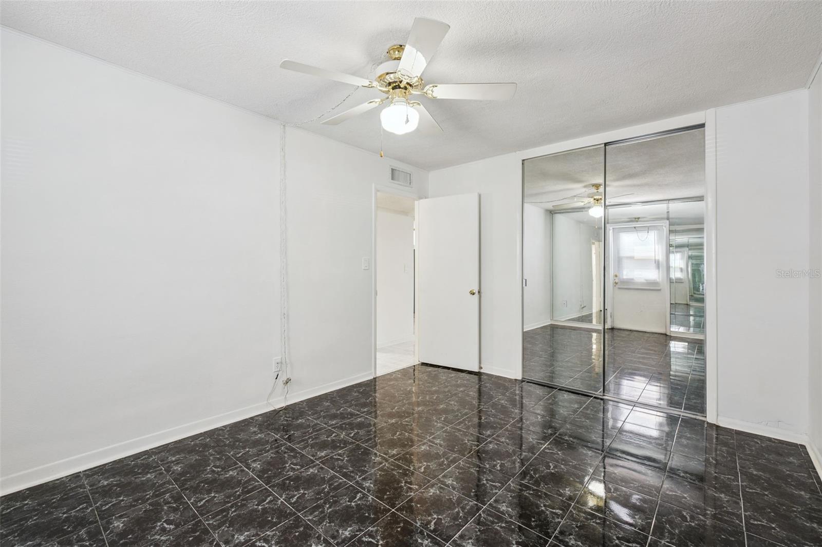 HAMPSHIRE HOUSE - Residential