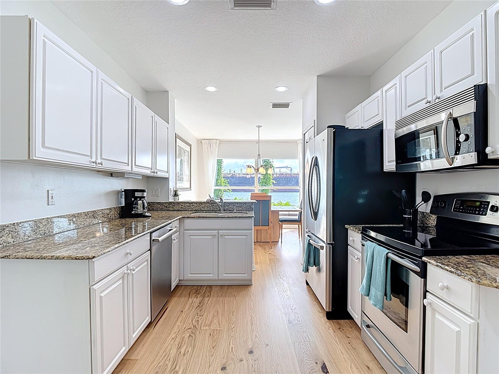 HARBOR HOMES PH ONE - Residential