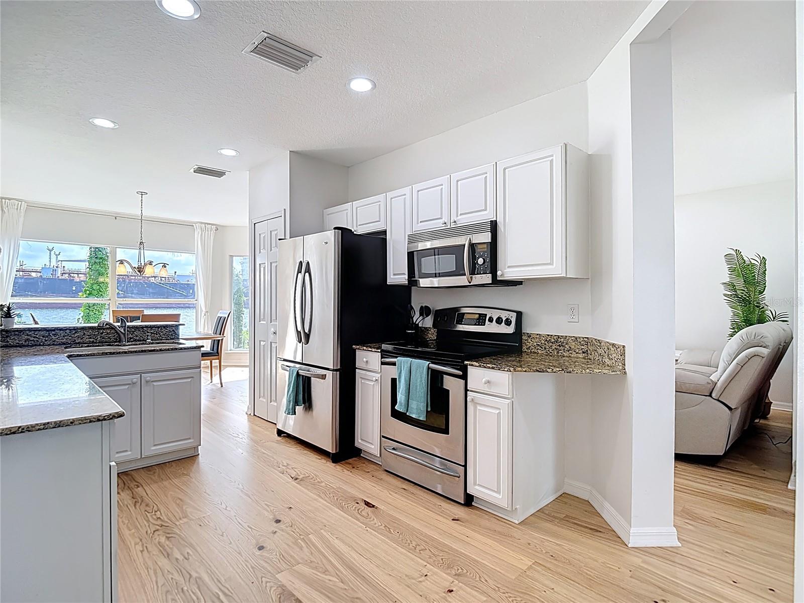 HARBOR HOMES PH ONE - Residential