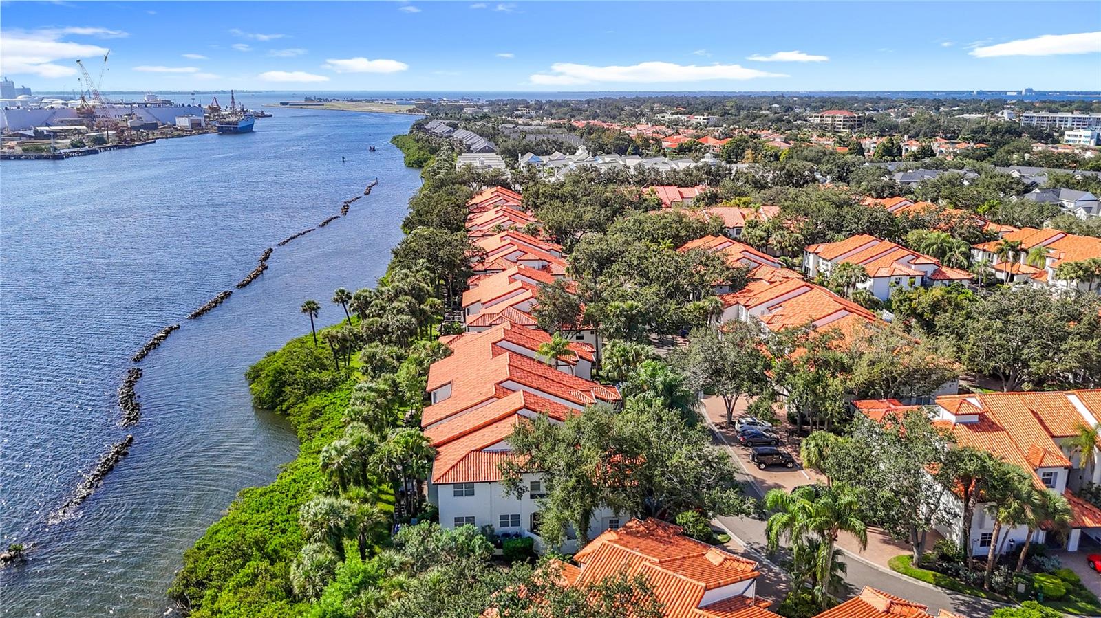 HARBOR HOMES PH ONE - Residential