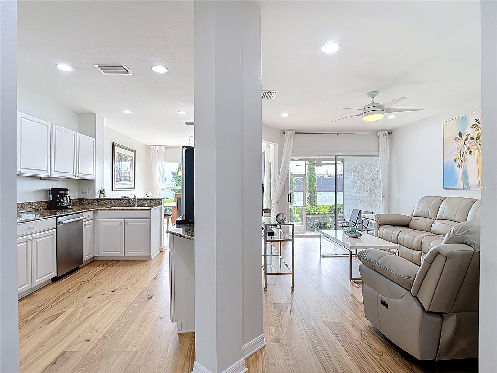 HARBOR HOMES PH ONE - Residential
