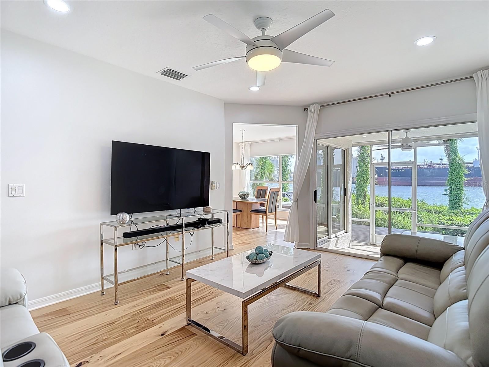 HARBOR HOMES PH ONE - Residential