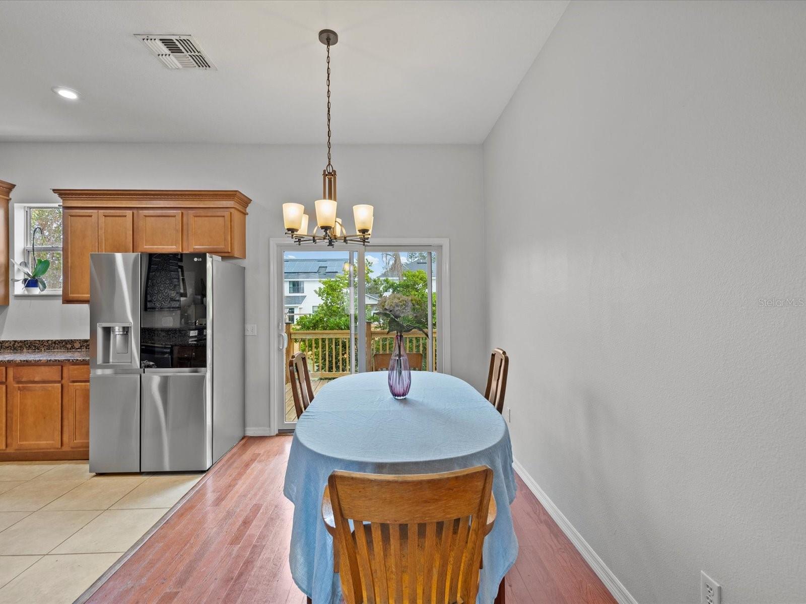 LESLEYS - Residential