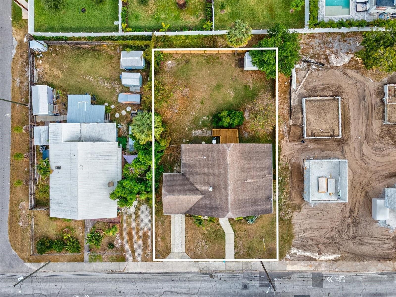 LESLEYS - Residential