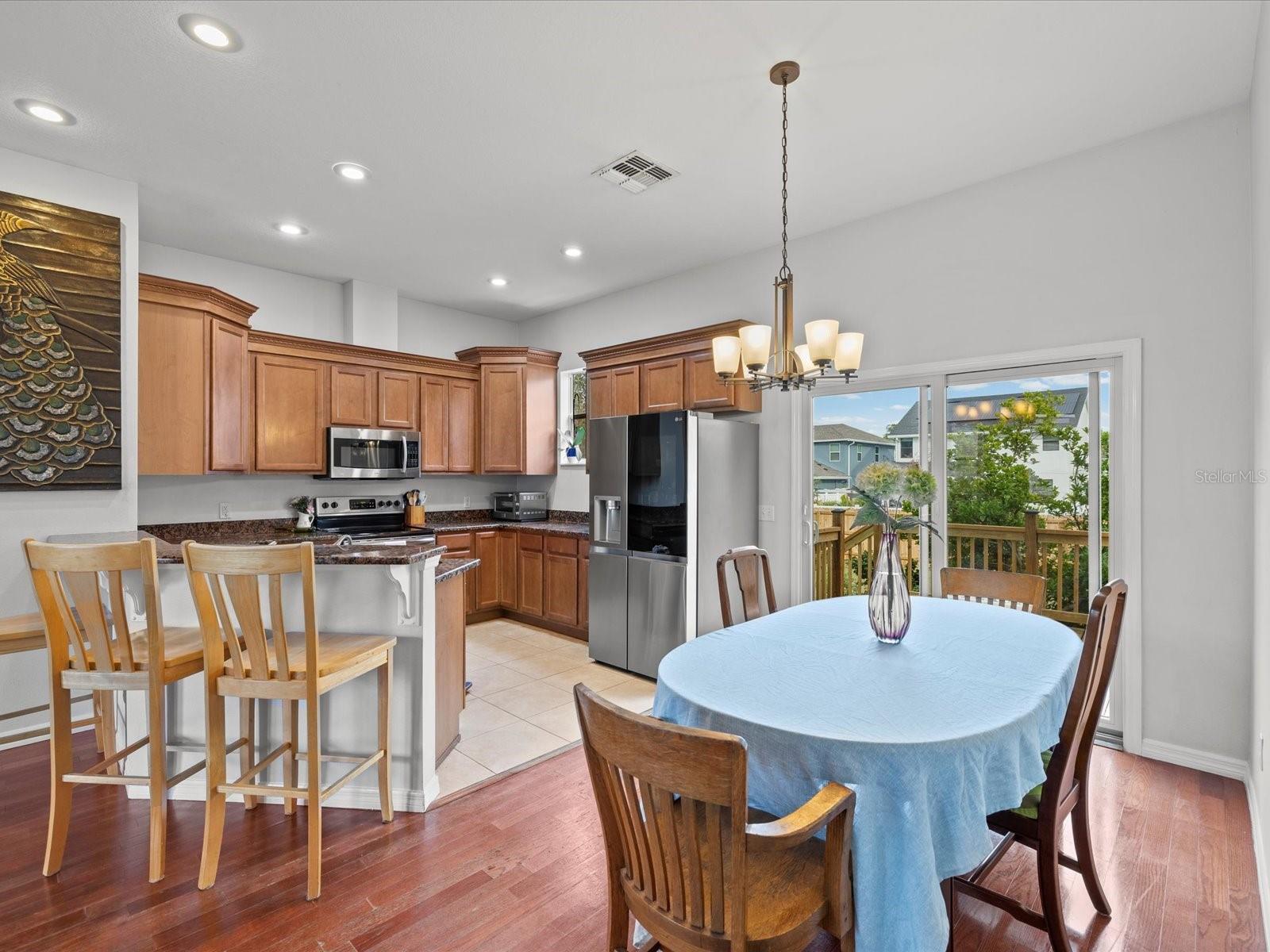 LESLEYS - Residential