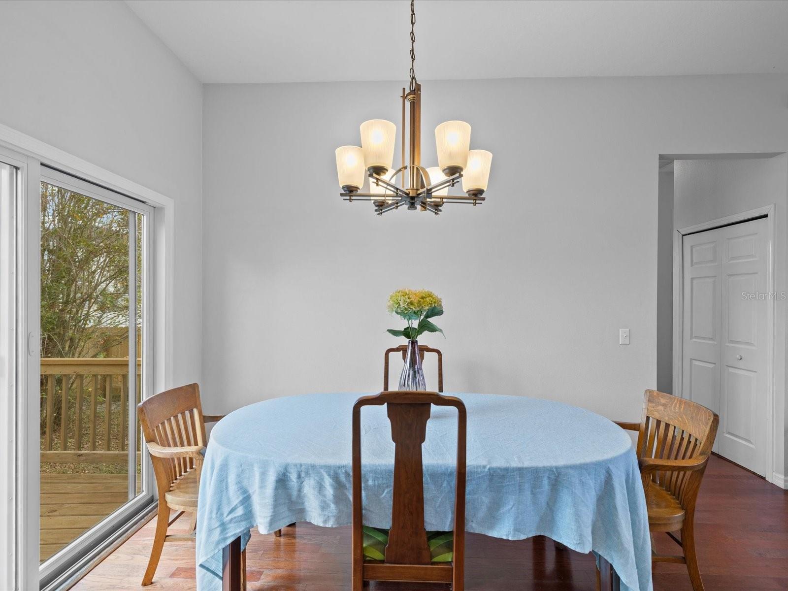 LESLEYS - Residential