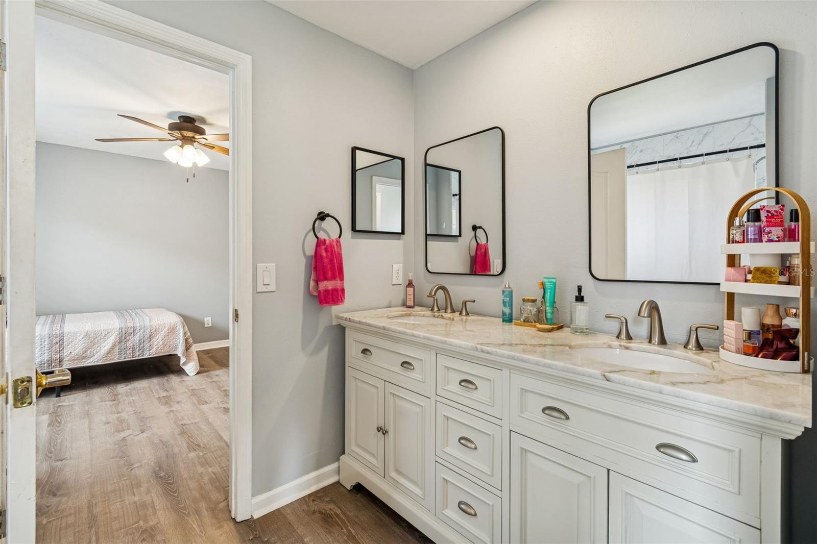 CHAPMAN MANORS - Residential