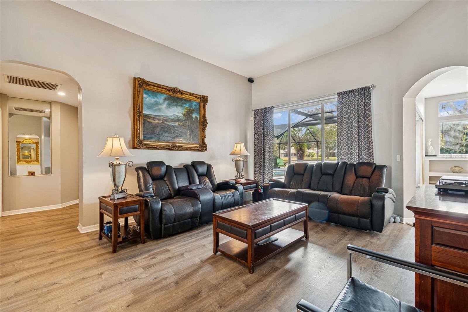 CHAPMAN MANORS - Residential