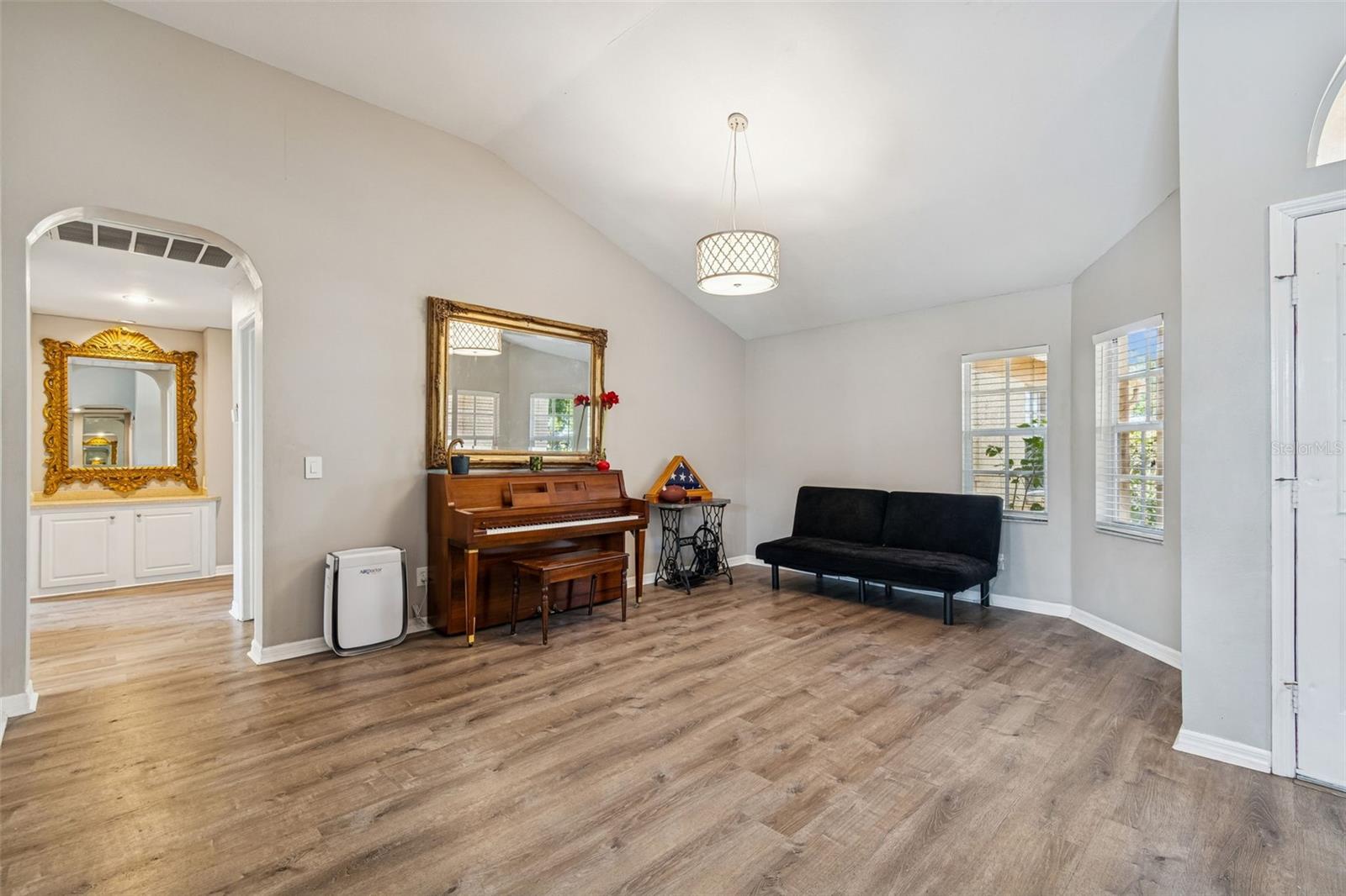 CHAPMAN MANORS - Residential