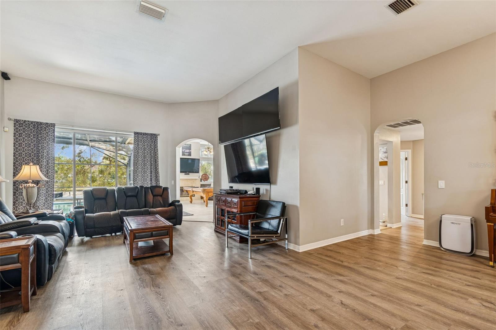 CHAPMAN MANORS - Residential