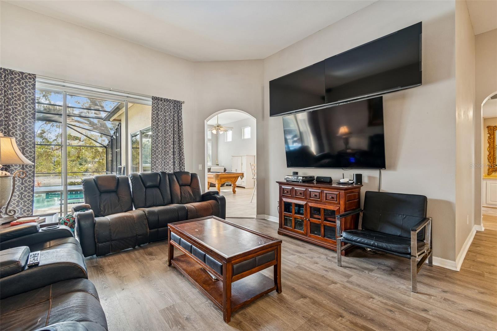 CHAPMAN MANORS - Residential