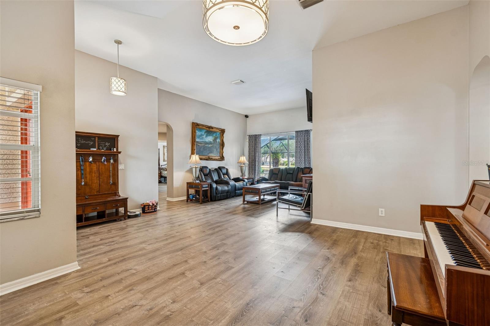 CHAPMAN MANORS - Residential