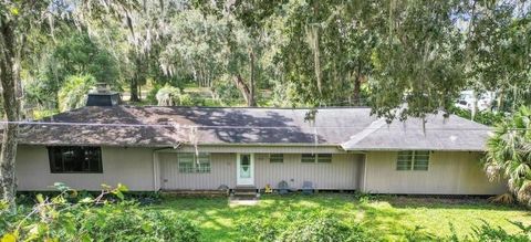 Photo of 3230 Cr 421, Lake Panasoffkee, FL 33538 (MLS # G5083887)