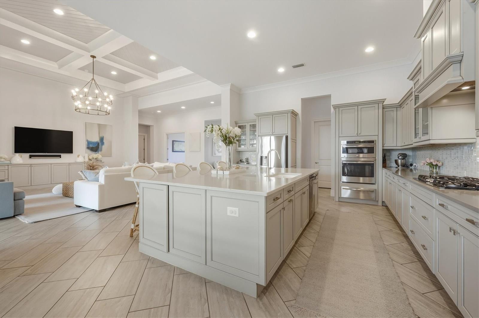 COUNTRY CLUB EAST AT LAKEWD RNCH UU2 - Residential