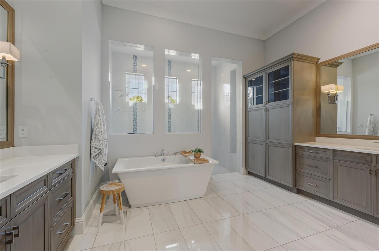 COUNTRY CLUB EAST AT LAKEWD RNCH UU2 - Residential