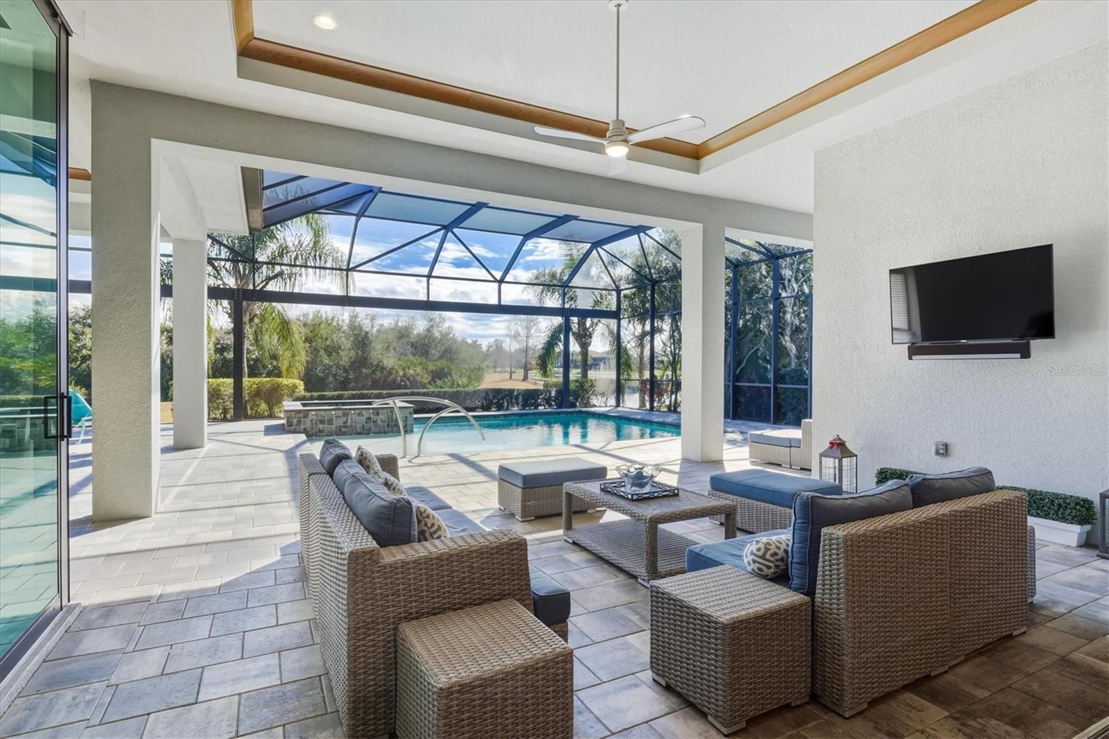 COUNTRY CLUB EAST AT LAKEWD RNCH UU2 - Residential