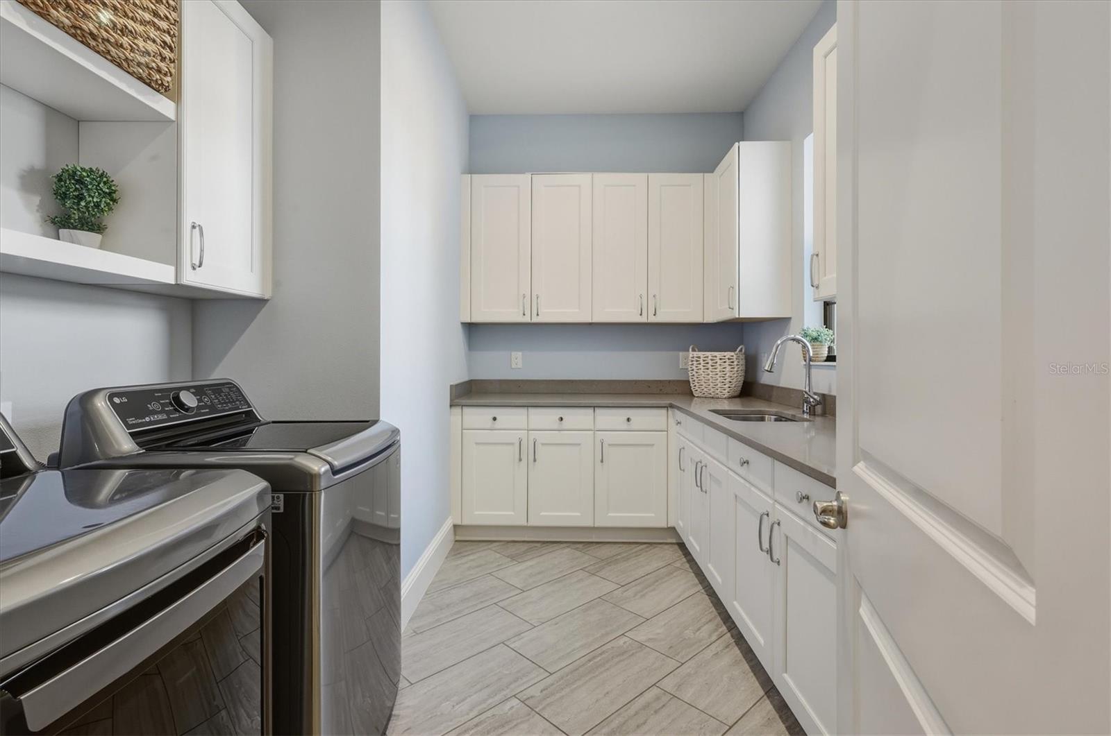 COUNTRY CLUB EAST AT LAKEWD RNCH UU2 - Residential