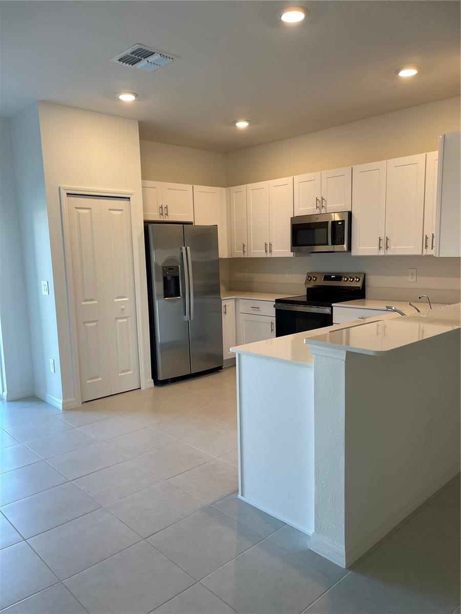 TOWNES/WINDSONG - Residential Lease