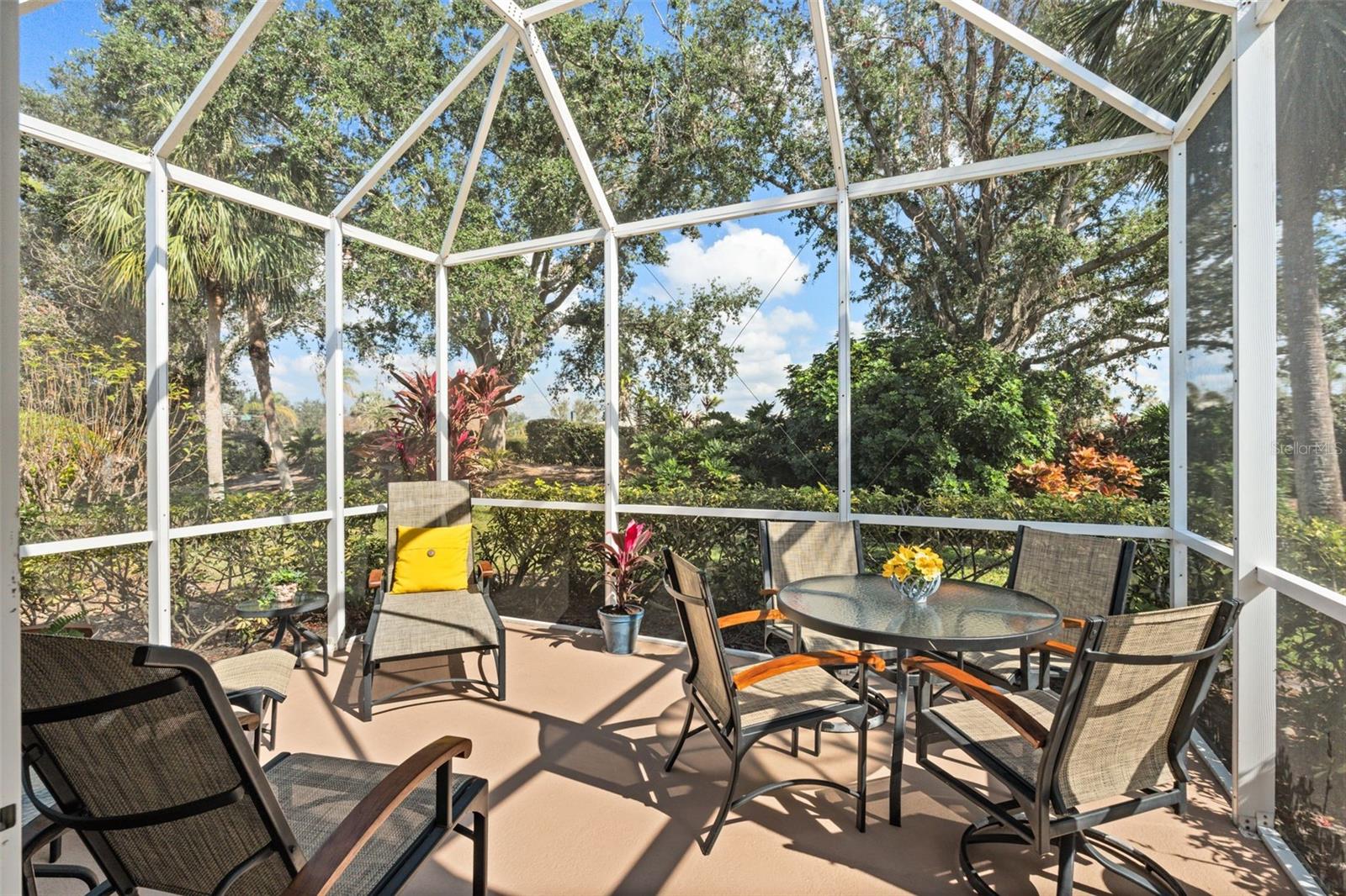 905 BARCLAY COURT