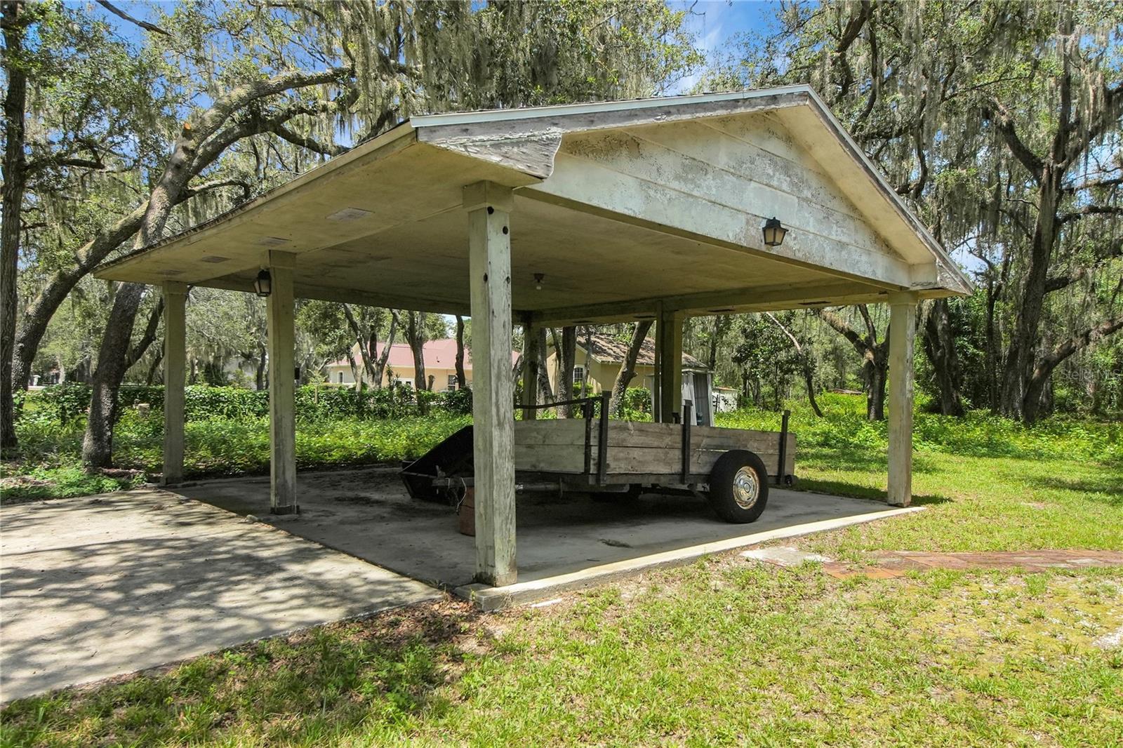 CATHEDRAL ARCH ESTATES - Residential