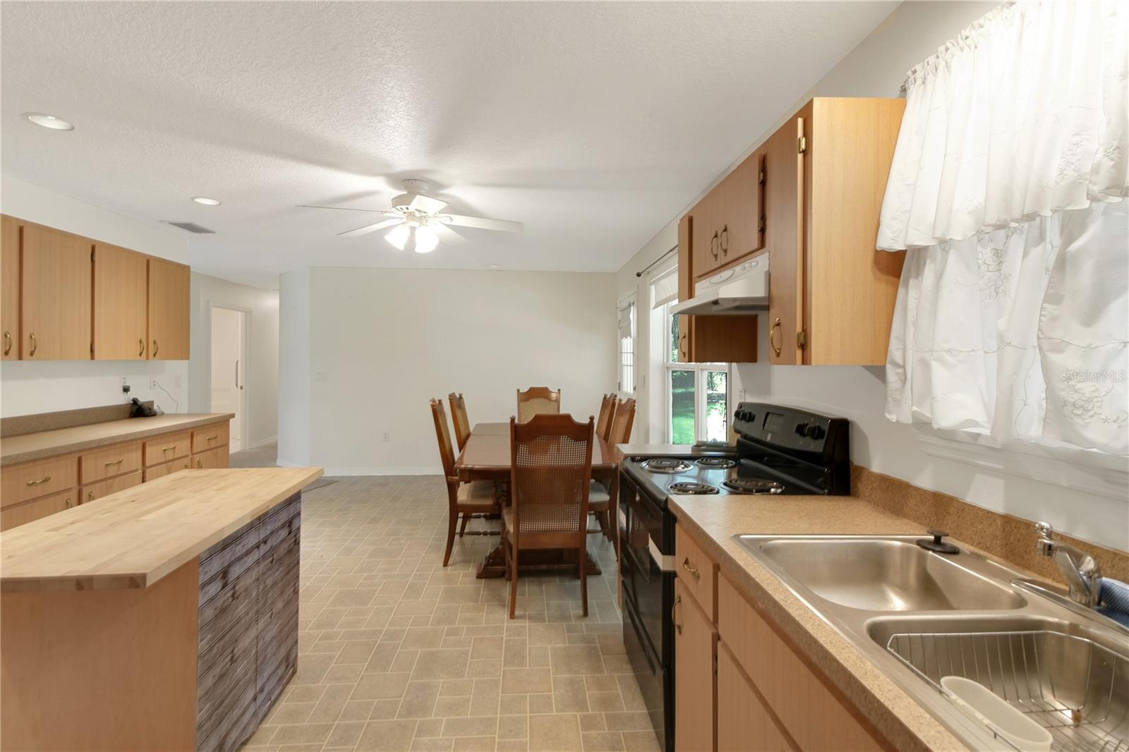 CATHEDRAL ARCH ESTATES - Residential