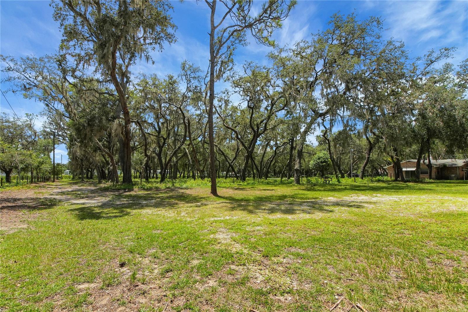 CATHEDRAL ARCH ESTATES - Residential