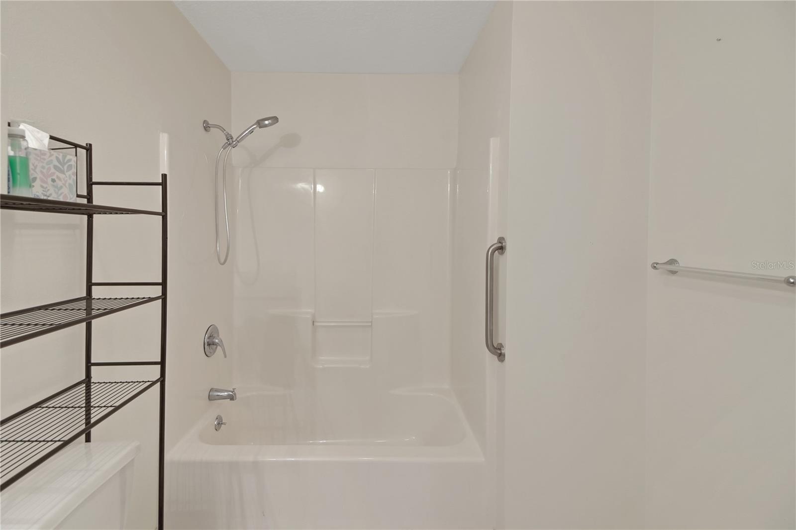 CATHEDRAL ARCH ESTATES - Residential