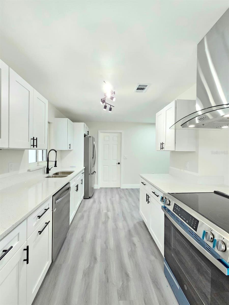 FOREST HILLS ESTATES - Residential