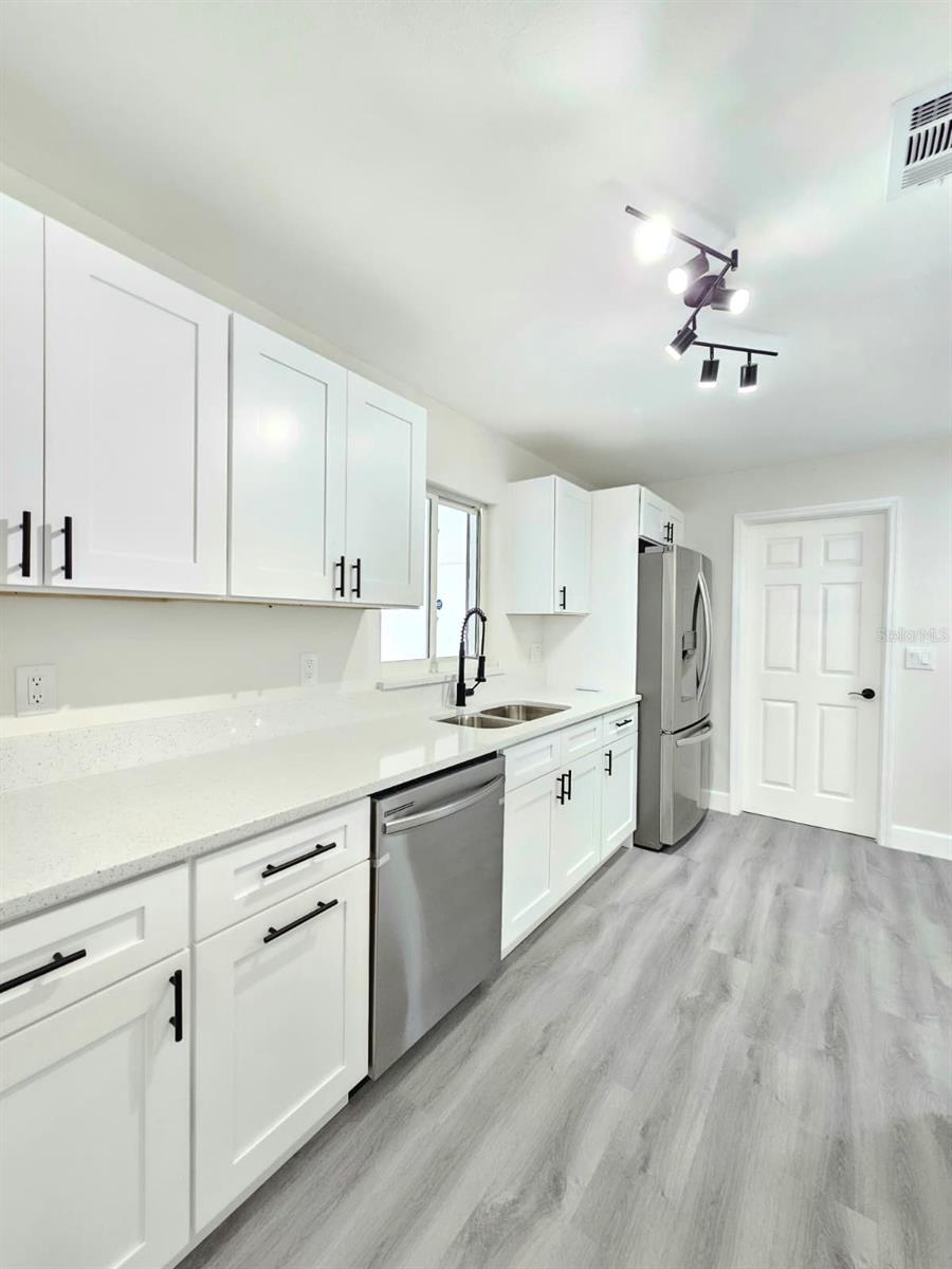 FOREST HILLS ESTATES - Residential