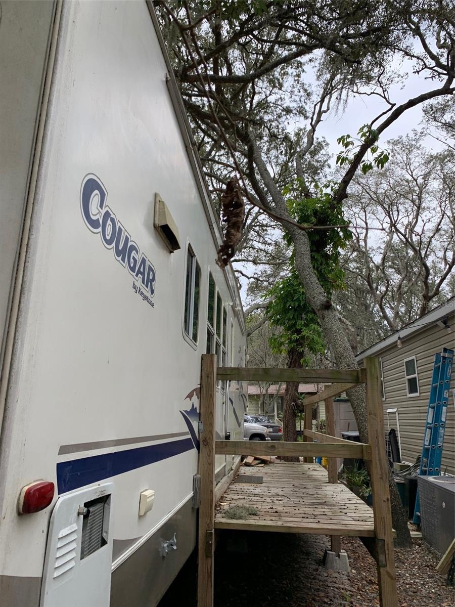 YOGI BEARS JELLYSTONE PK CAMP - Residential Lease