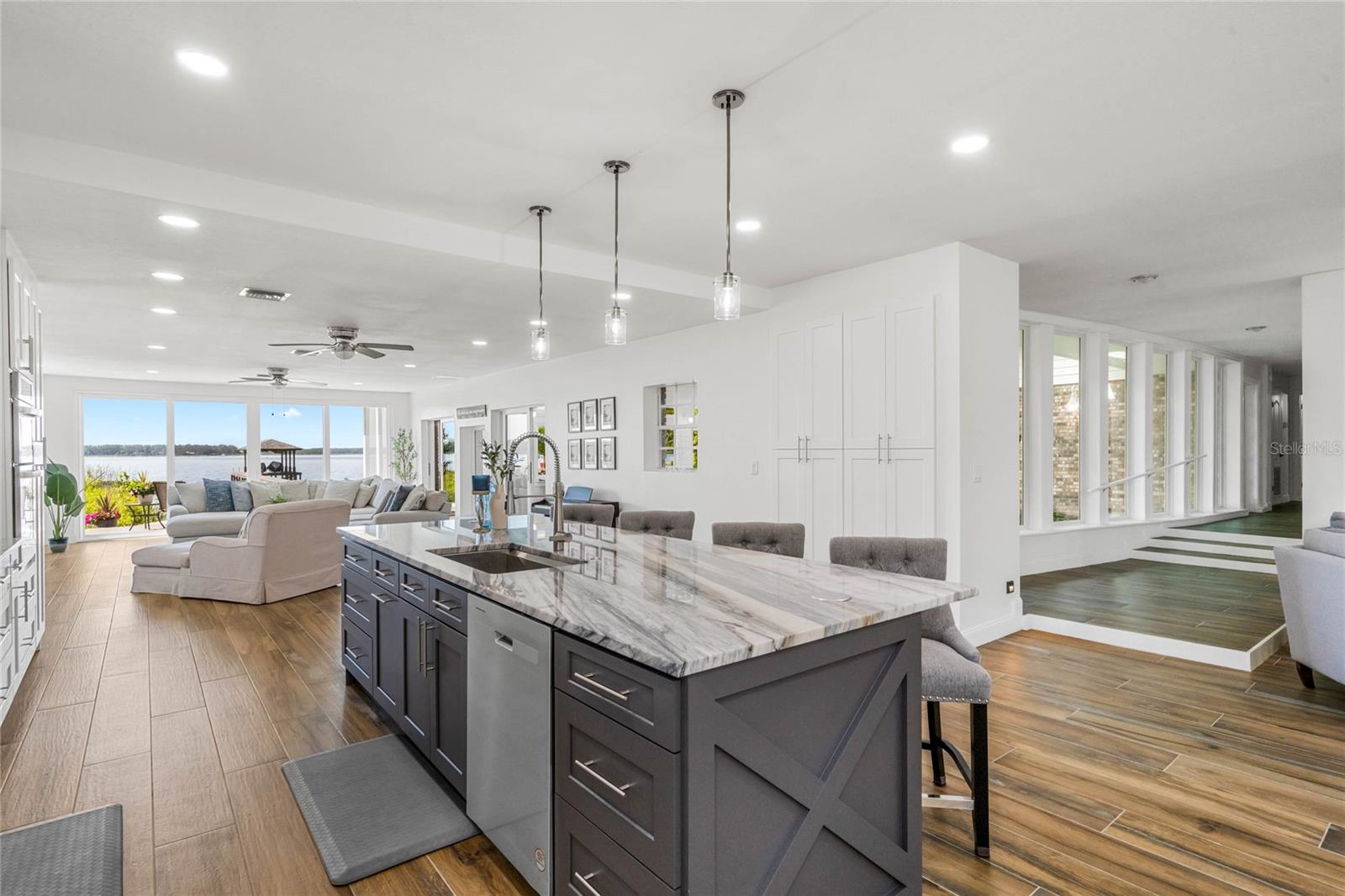 LAKE MARY JANE SHORES - Residential