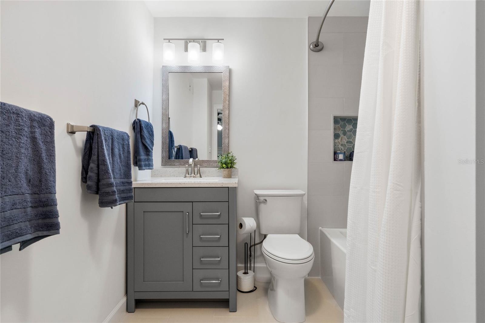 LAKE MARY JANE SHORES - Residential