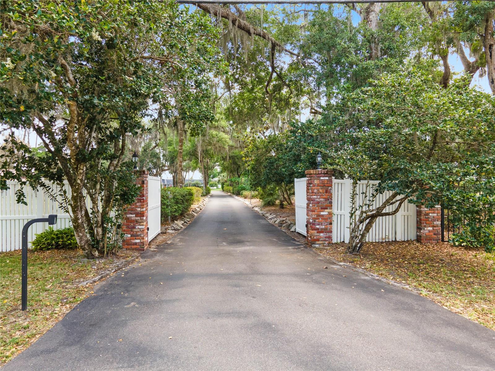 LAKE MARY JANE SHORES - Residential