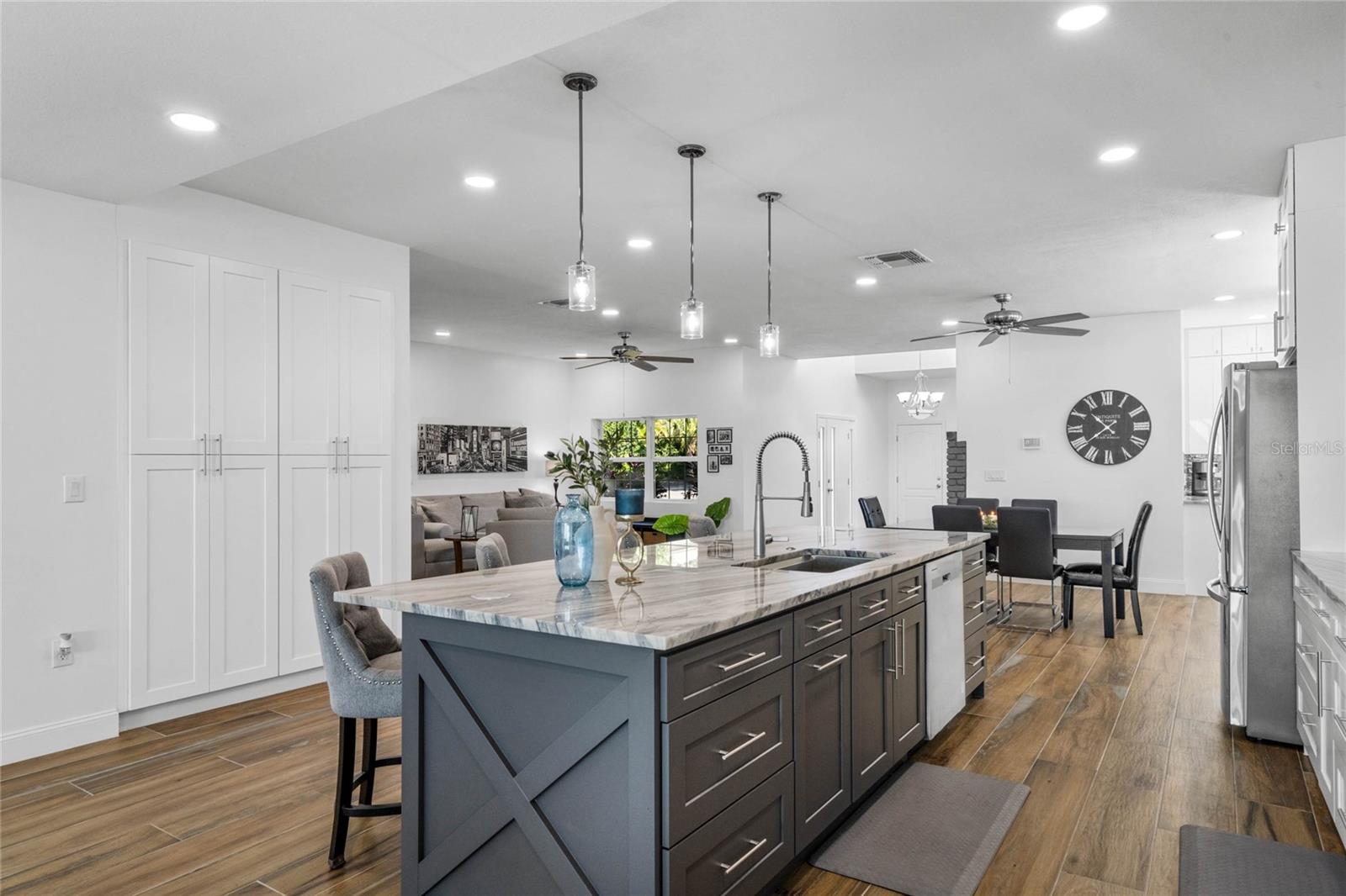 LAKE MARY JANE SHORES - Residential