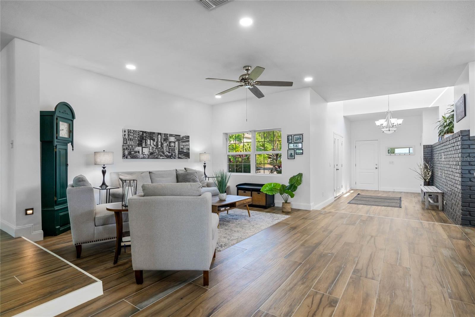 LAKE MARY JANE SHORES - Residential