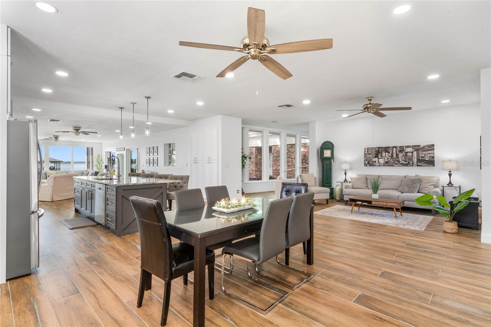 LAKE MARY JANE SHORES - Residential