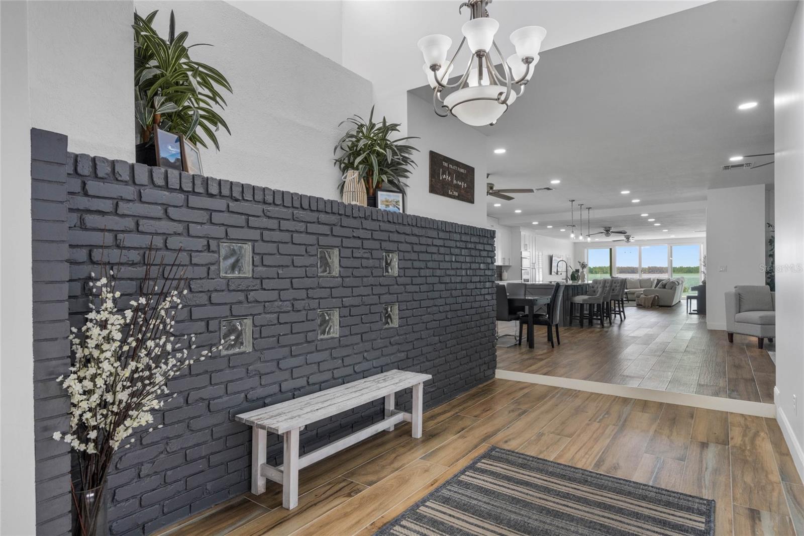 LAKE MARY JANE SHORES - Residential