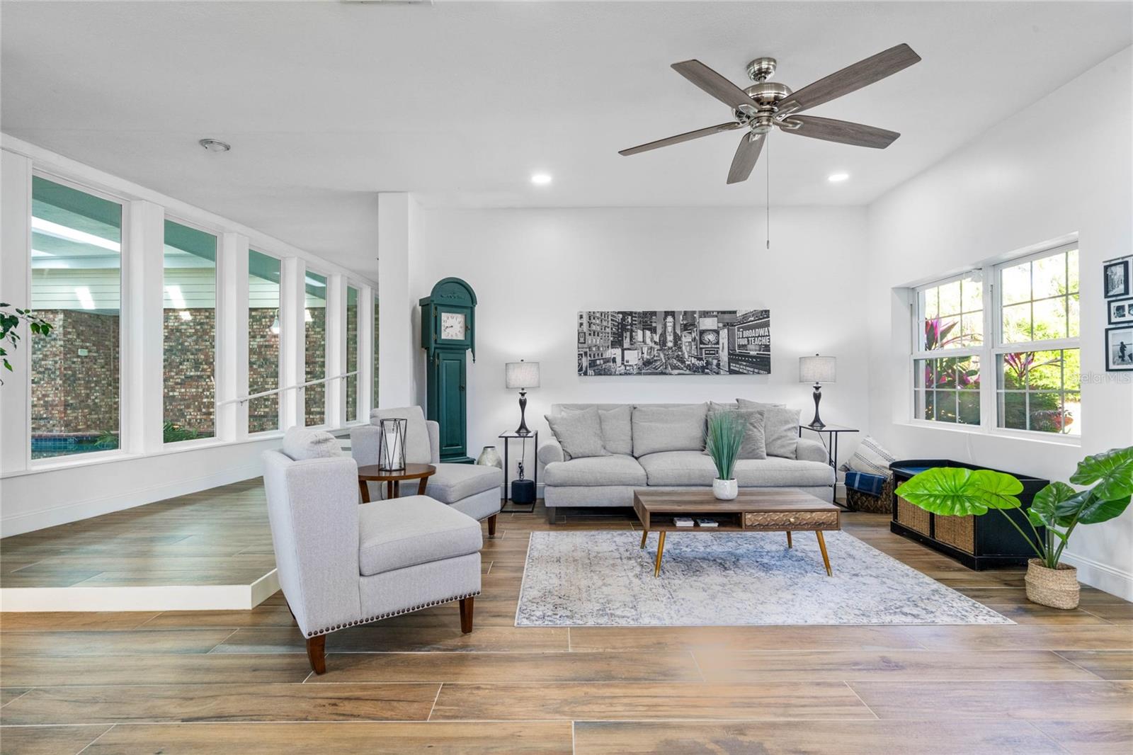 LAKE MARY JANE SHORES - Residential