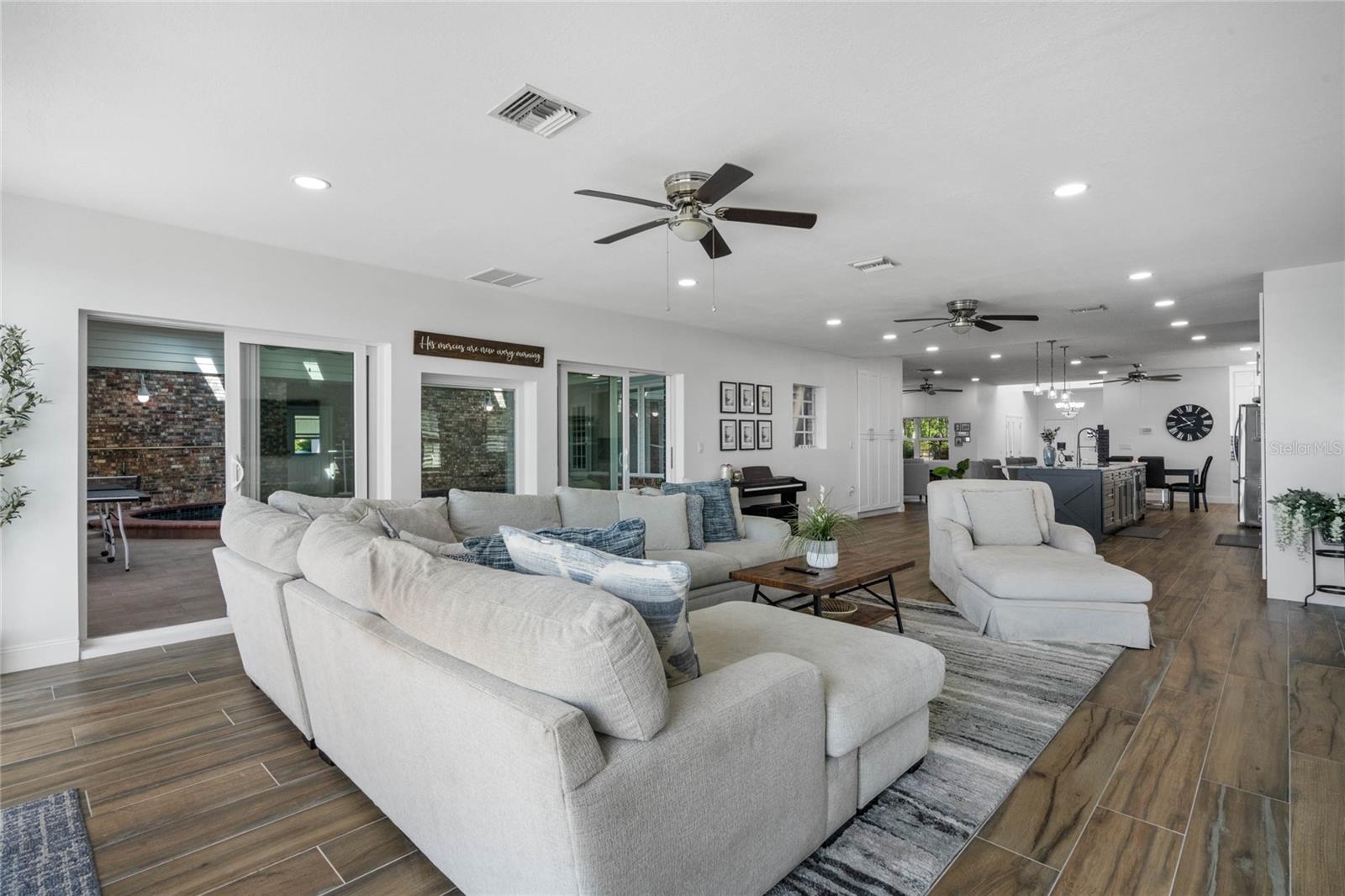 LAKE MARY JANE SHORES - Residential