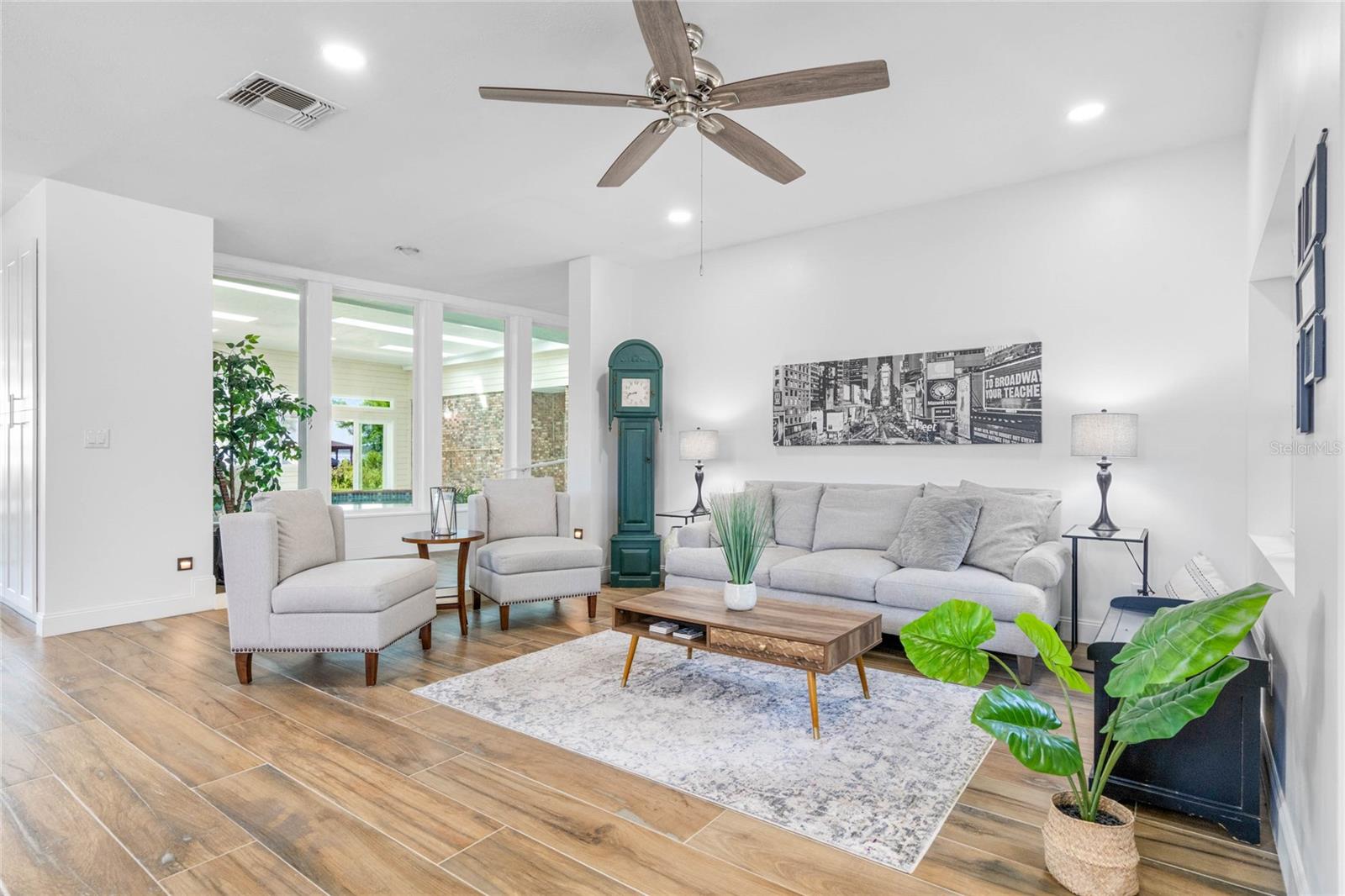 LAKE MARY JANE SHORES - Residential