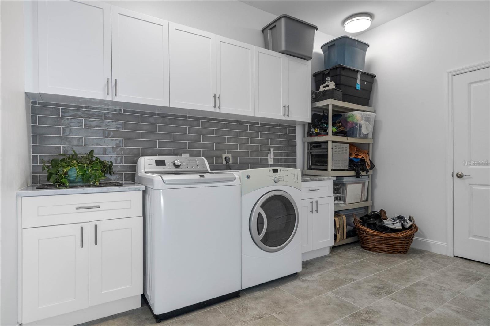 LAKE MARY JANE SHORES - Residential