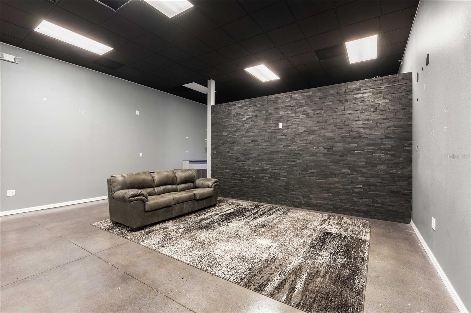 ZEPHYRHILLS COLONY CO LAN - Commercial Lease