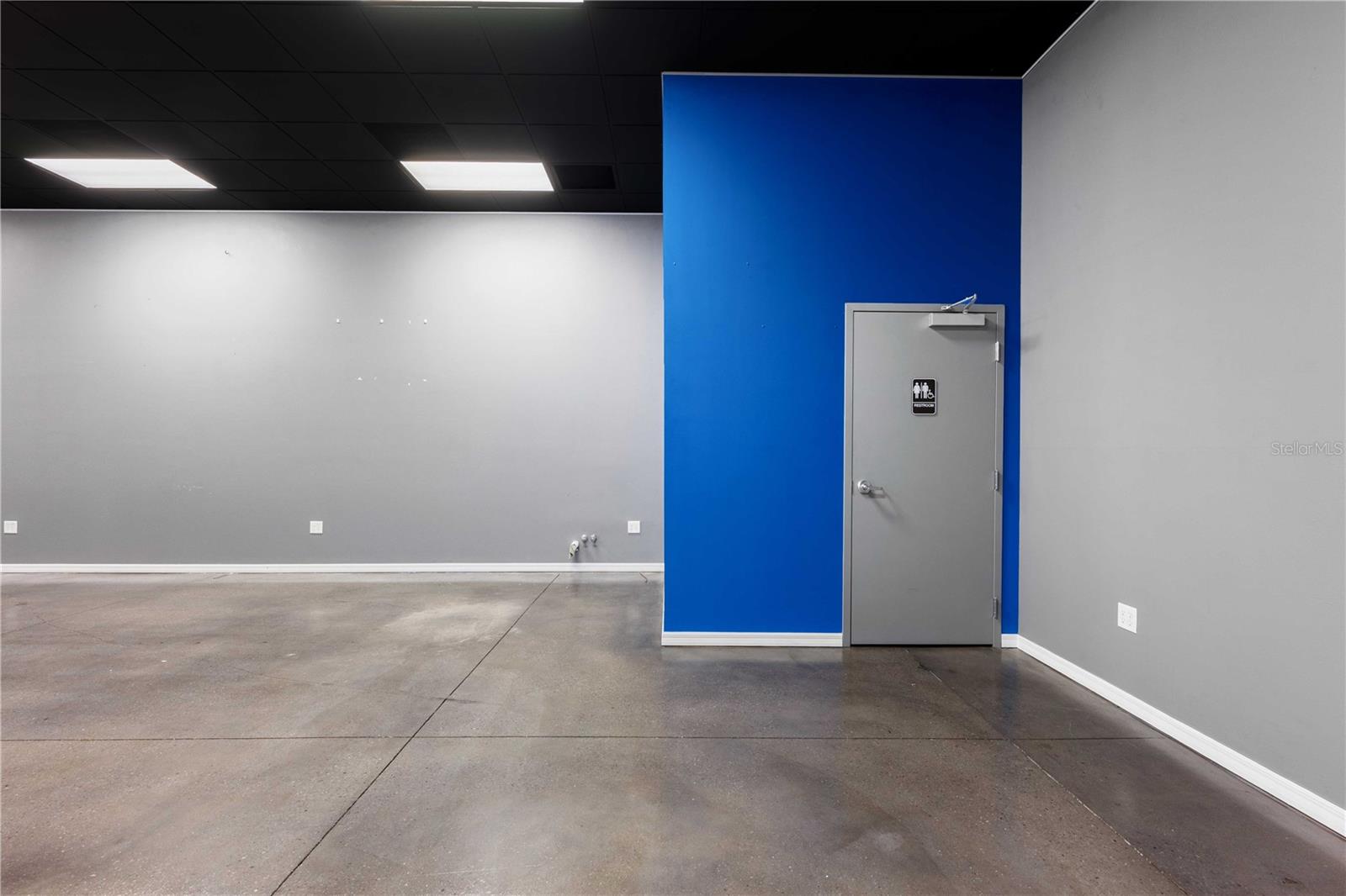 ZEPHYRHILLS COLONY CO LAN - Commercial Lease