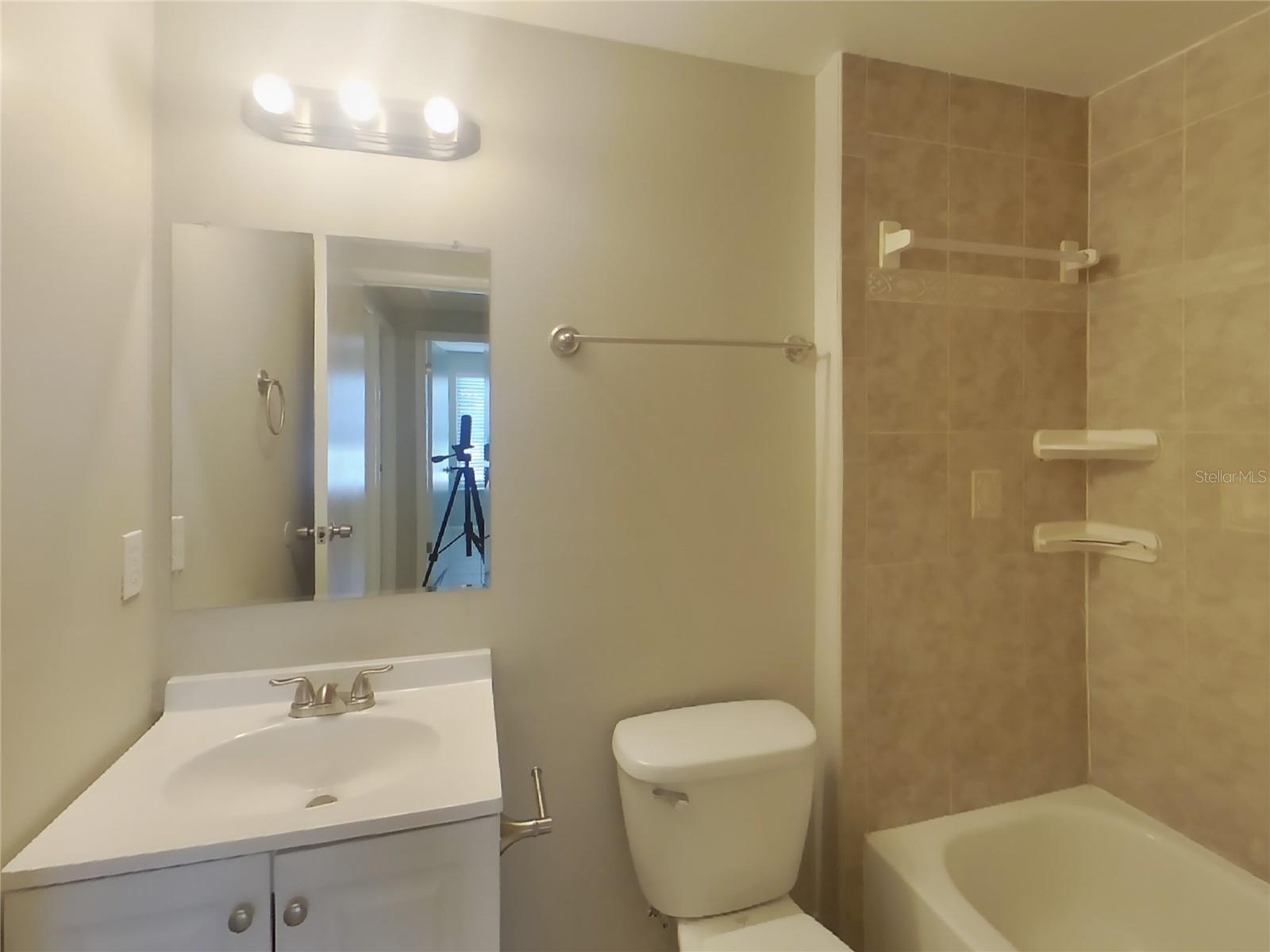 MULRENNAN GROVES NORTH SUB - Residential Lease